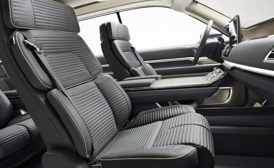  Lincoln Navigator Concept 2016 года  (фото 13 из 17)